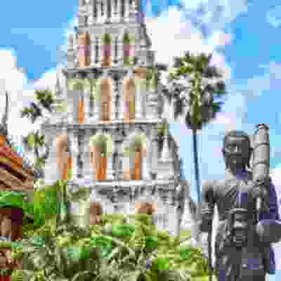 Visit temples in Bangkok